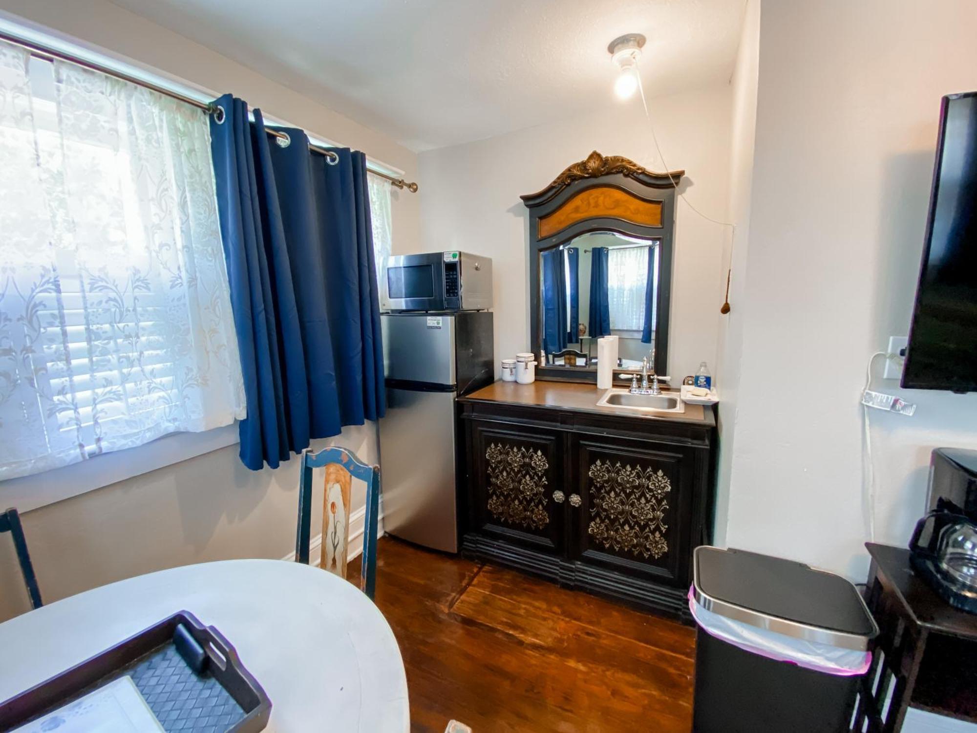 Park Place Inn And Cottages Сэнфорд Экстерьер фото
